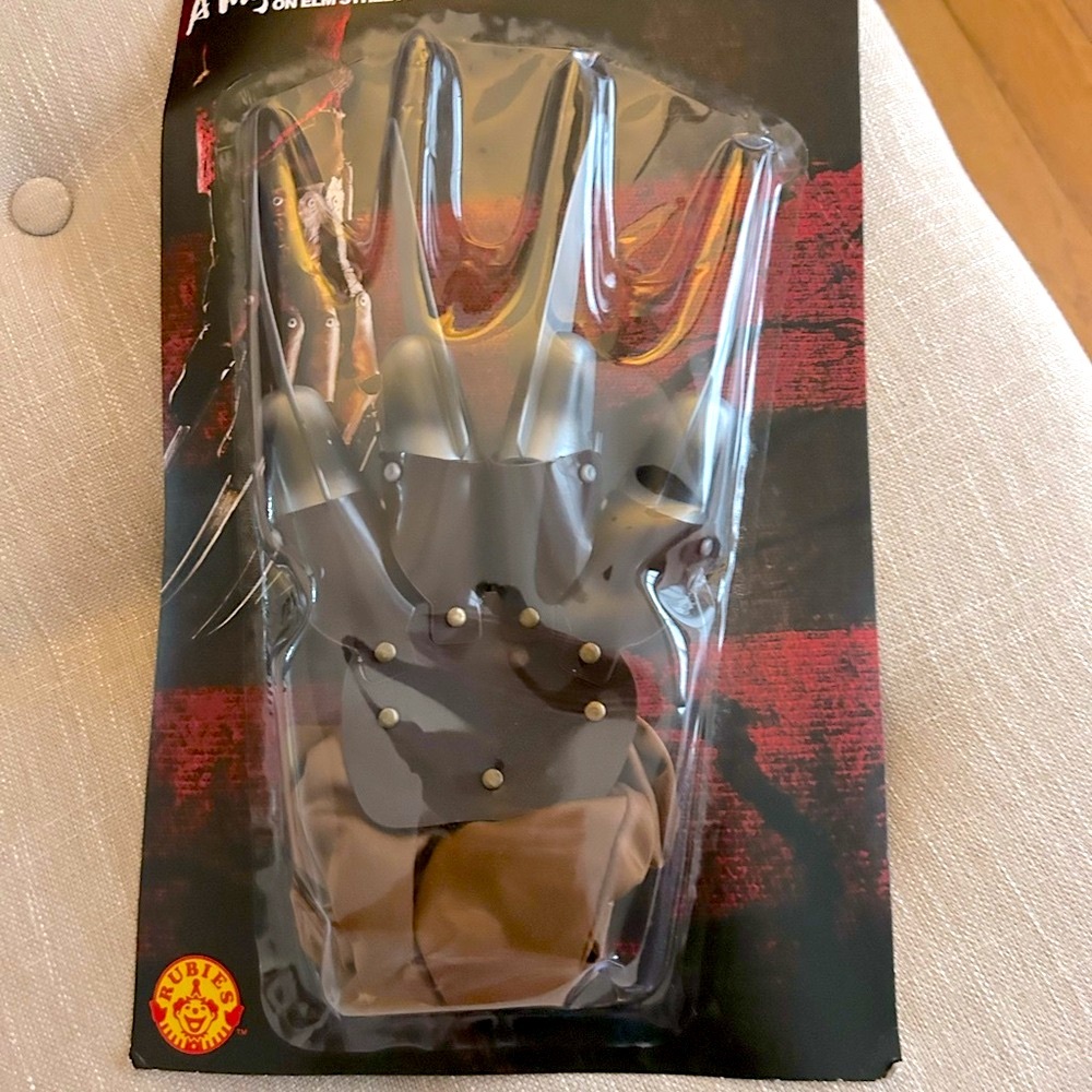 Rubie's Freddie Krueger Nightmare Claw Glove NWT Halloween costume